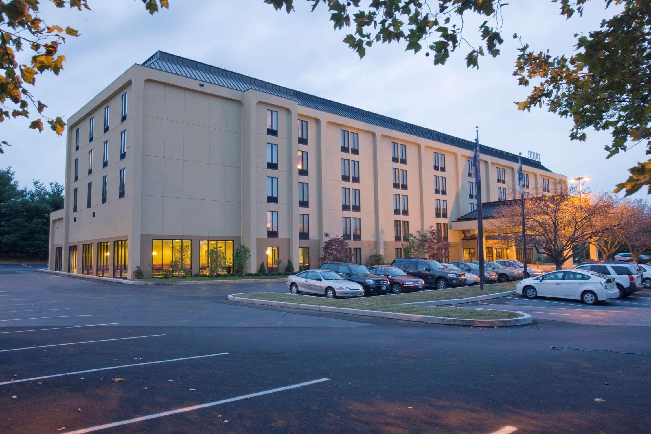 Hampton Reading/wyomissing 3* Wyomissing